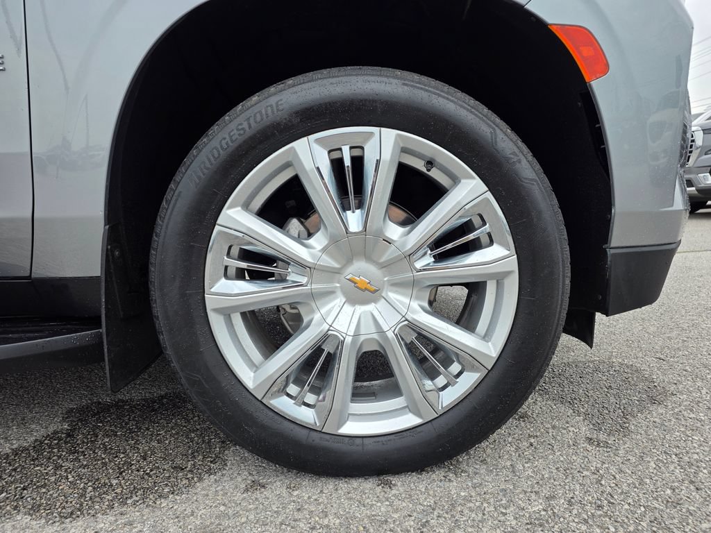 Used 2024 Chevrolet Tahoe High Country AWD/4WD image 32