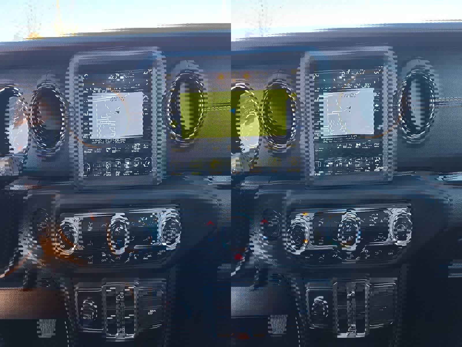 Used 2023 Jeep Gladiator Overland image 24