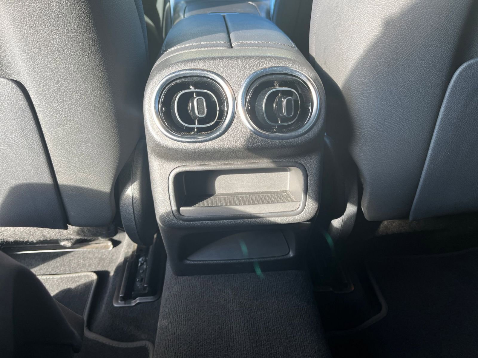 Used 2024 Mercedes-Benz GLC 300 image 24