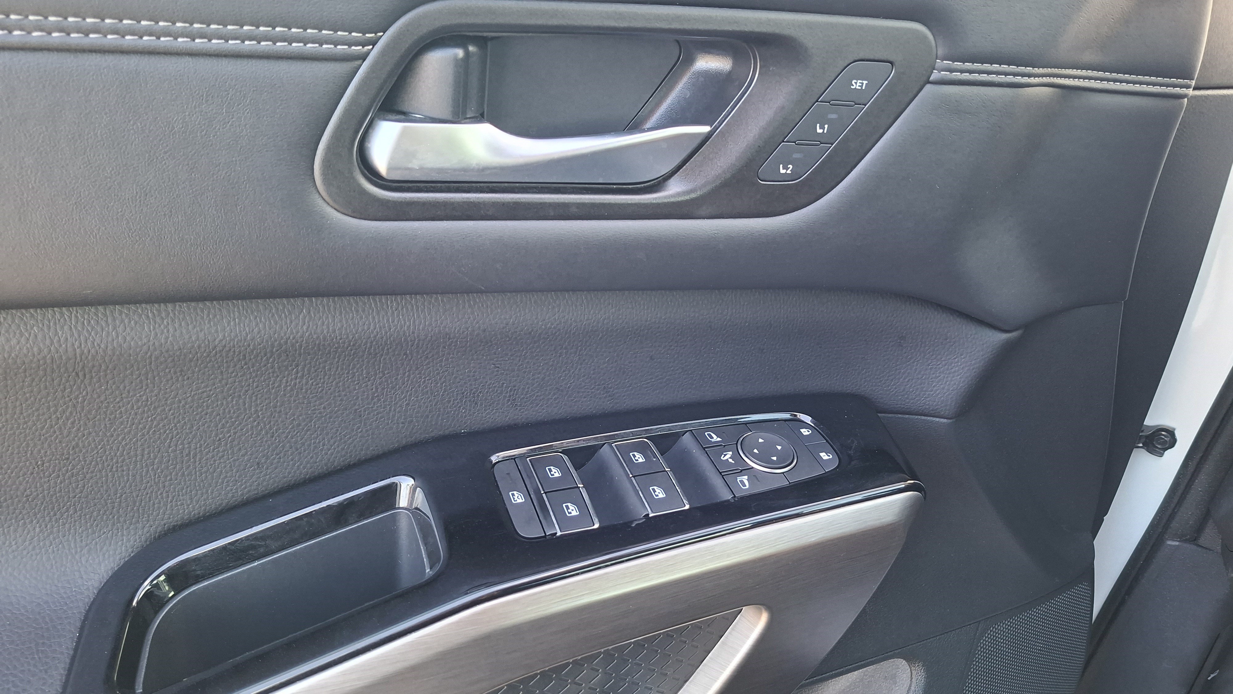 Certified 2023 Nissan Pathfinder Platinum AWD/4WD image 17