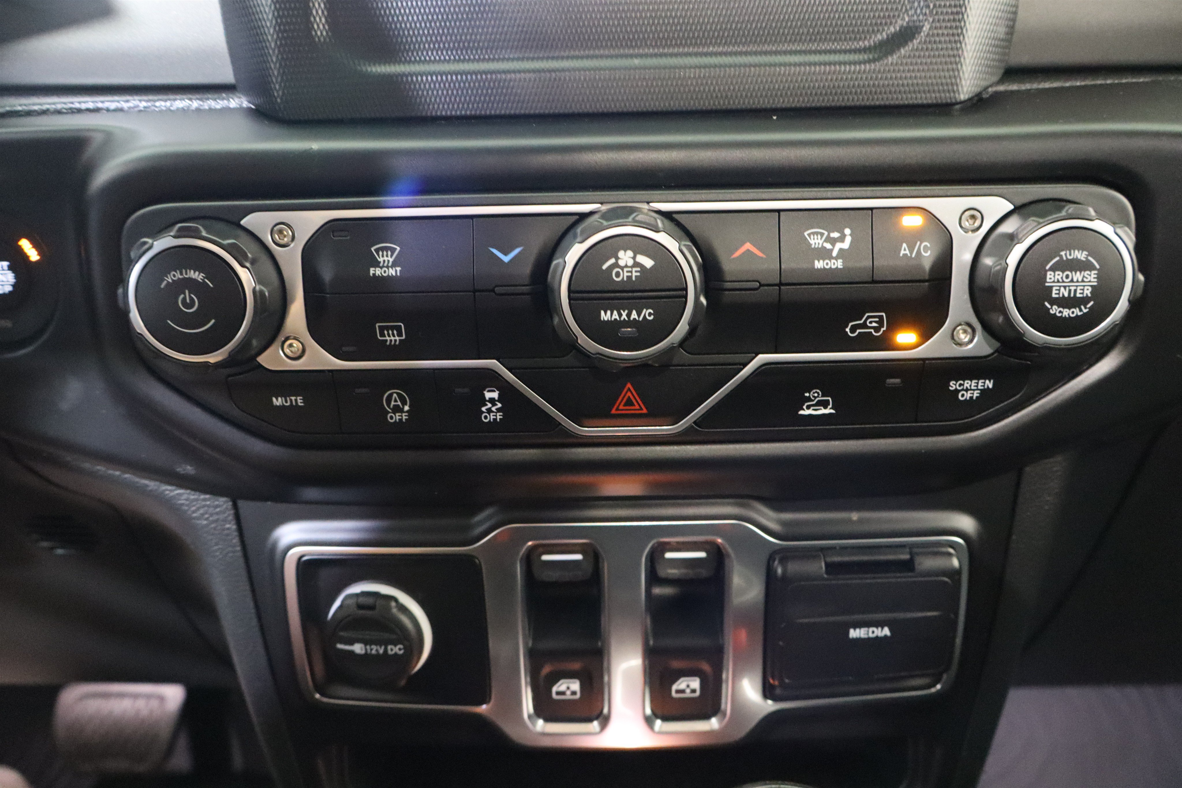 Used 2023 Jeep Wrangler Sport AWD/4WD image 26