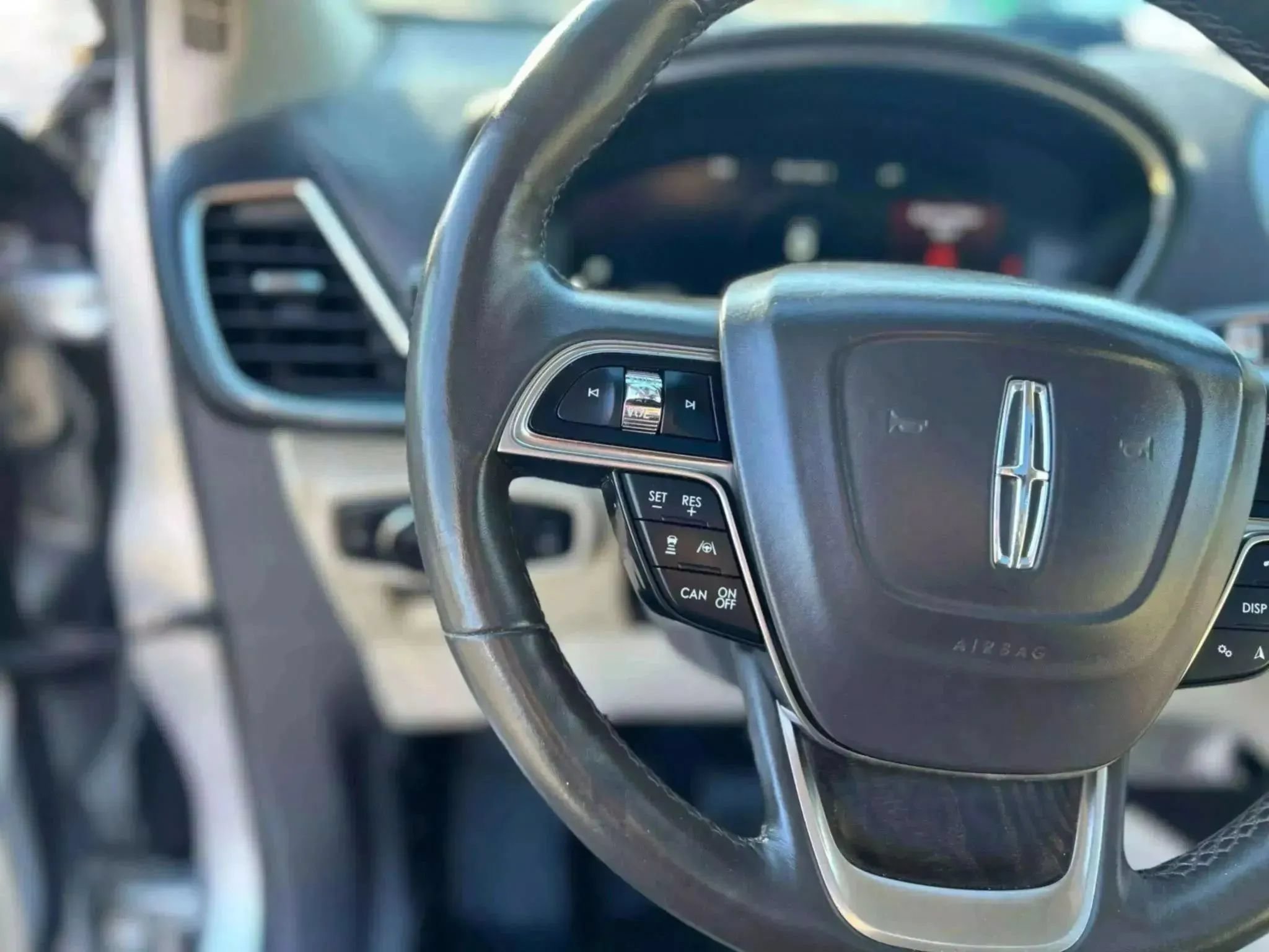 Used 2019 Lincoln Nautilus Reserve FWD image 14