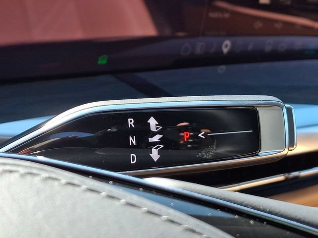 Used 2025 Cadillac Escalade IQ Luxury 2 AWD/4WD image 15