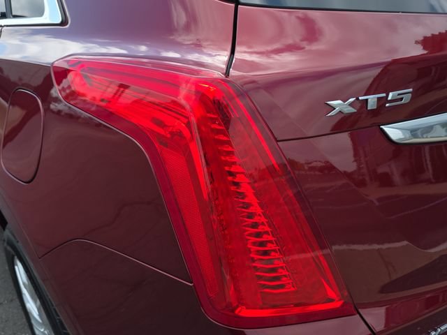 Used 2017 Cadillac XT5 Premium Luxury w/ LPO, Wheel Lock Package AWD/4WD image 35