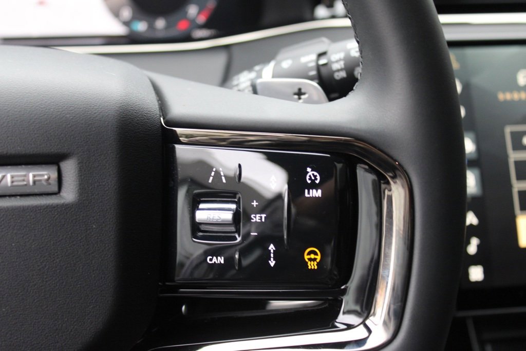 Certified 2025 Land Rover Range Rover Evoque Dynamic SE image 19