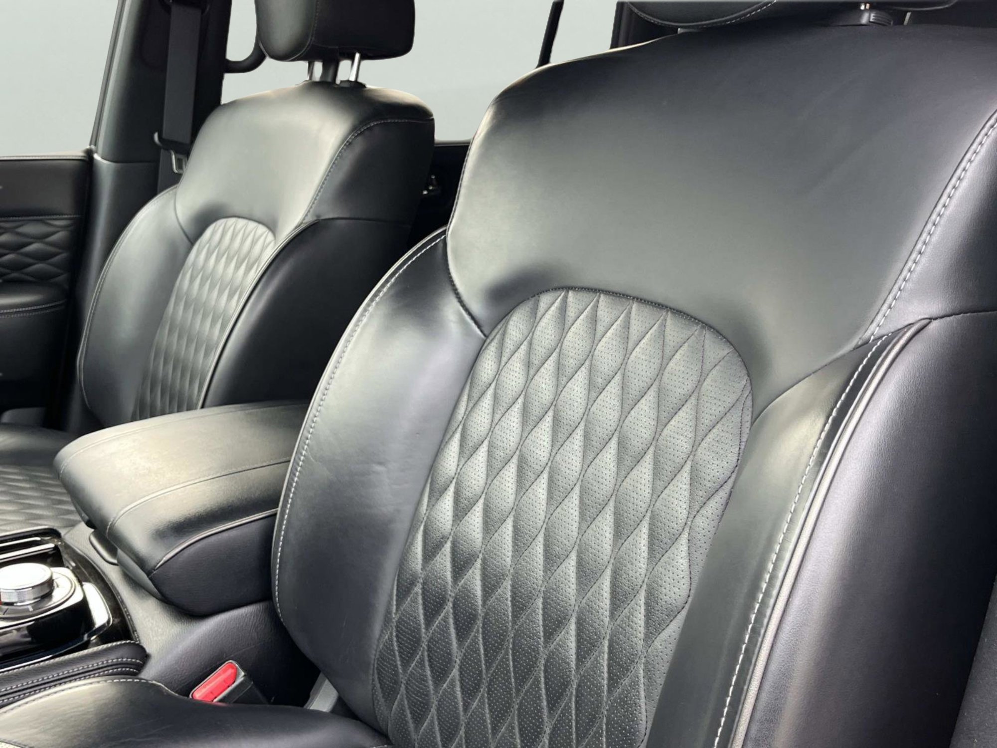 Used 2021 INFINITI QX80 Sensory w/ All-Season Package image 24