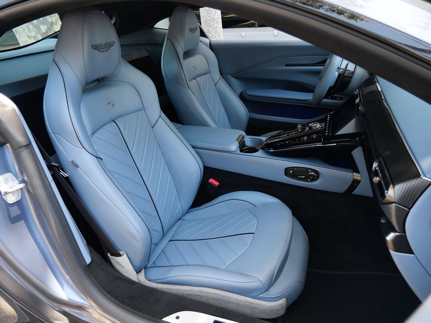 New 2026 Aston Martin V8 Vantage S RWD image 12