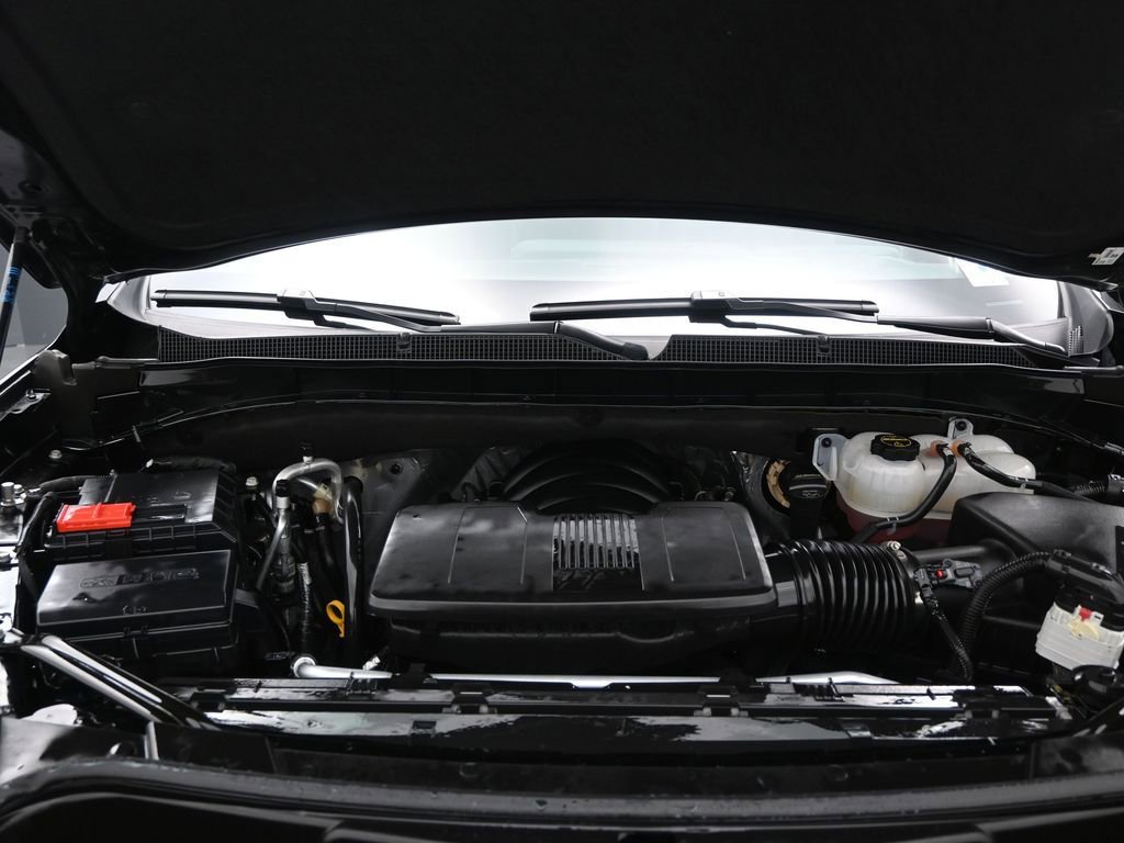 Used 2025 Chevrolet Suburban LT image 16