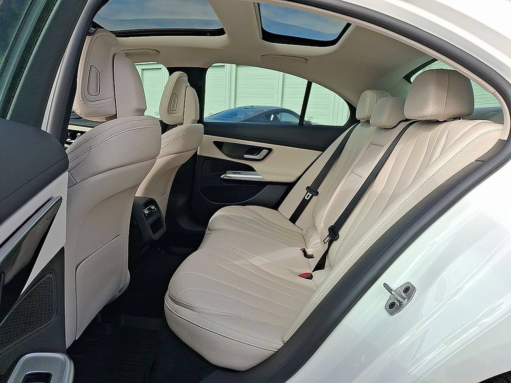 Used 2025 Mercedes-Benz E 350 Sedan image 10