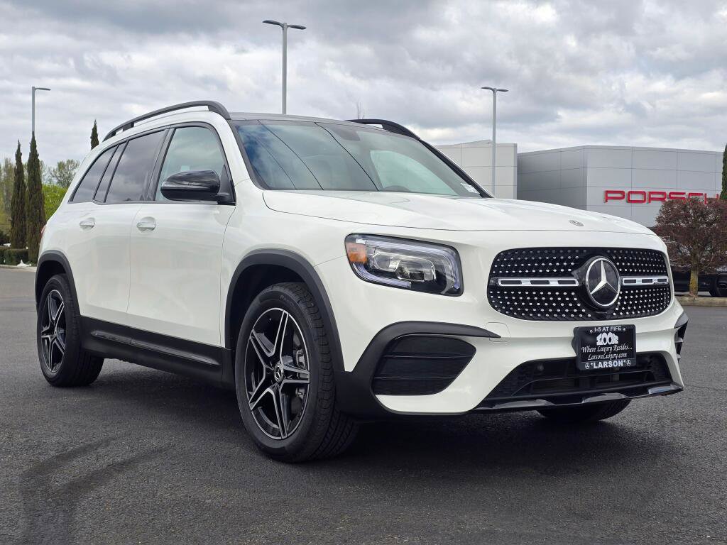 Used 2023 Mercedes-Benz GLB 250 4MATIC w/ AMG Line image 8