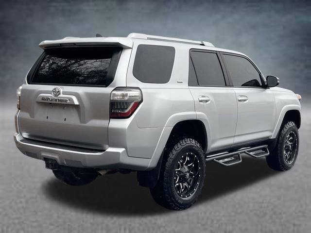 Used 2018 Toyota 4Runner SR5 Premium image 3