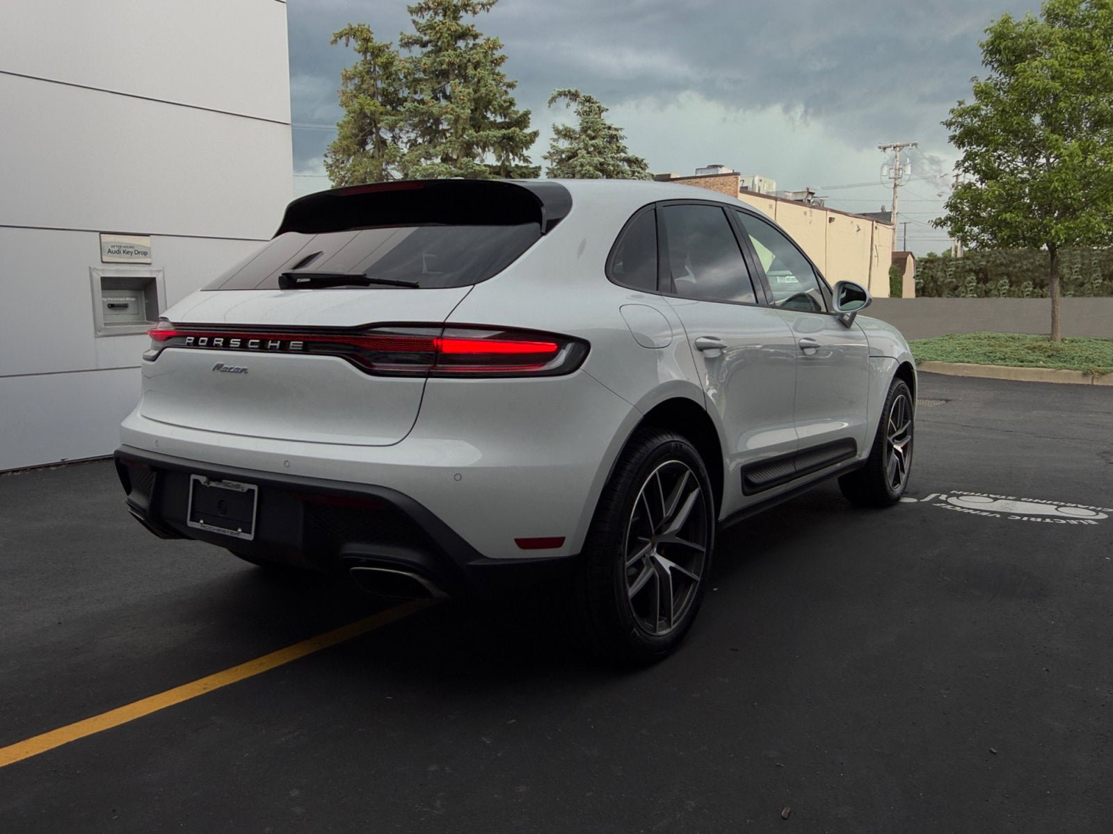 New 2026 Porsche Macan AWD/4WD image 10