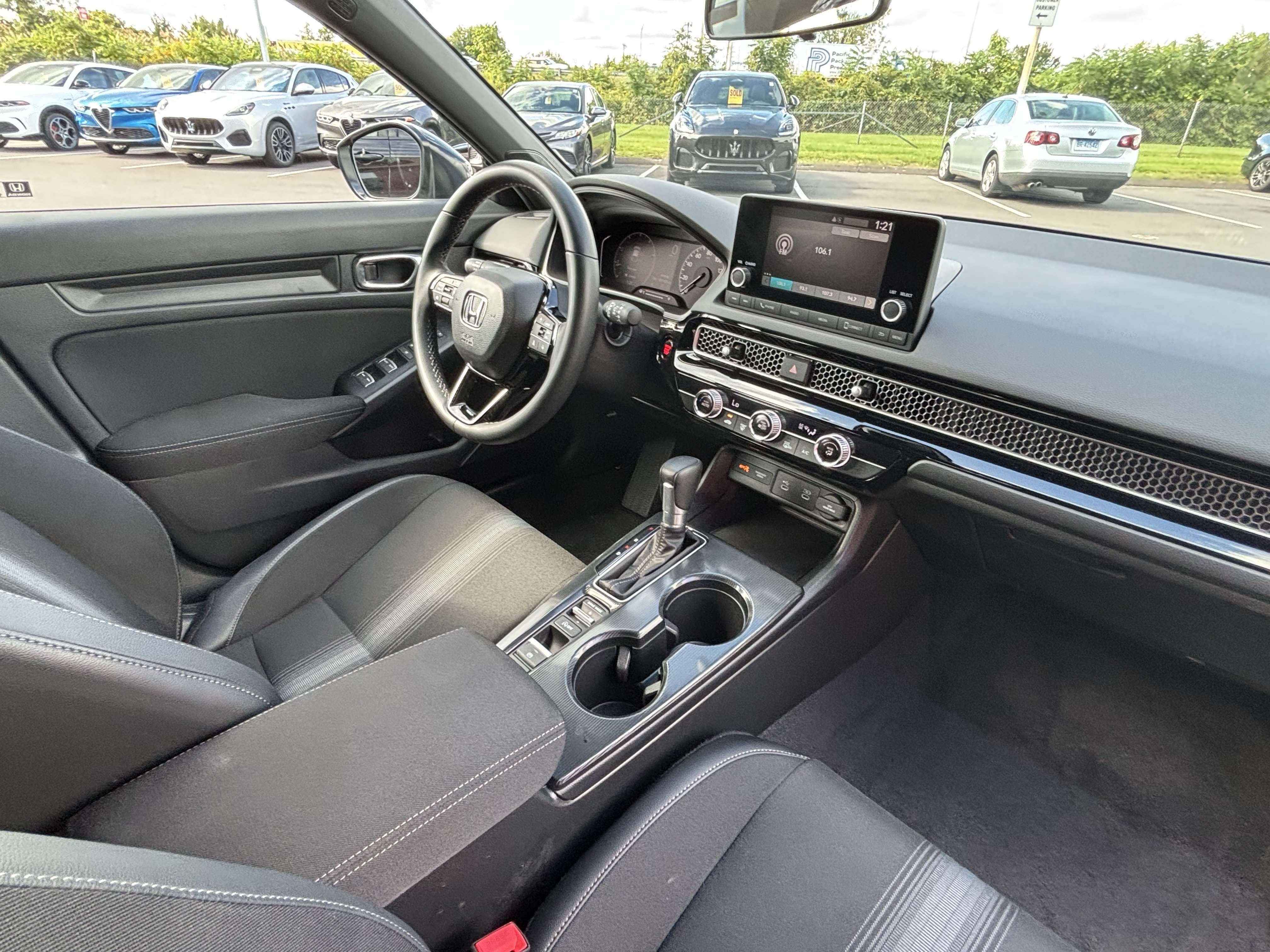 Used 2025 Honda Civic Sport image 29