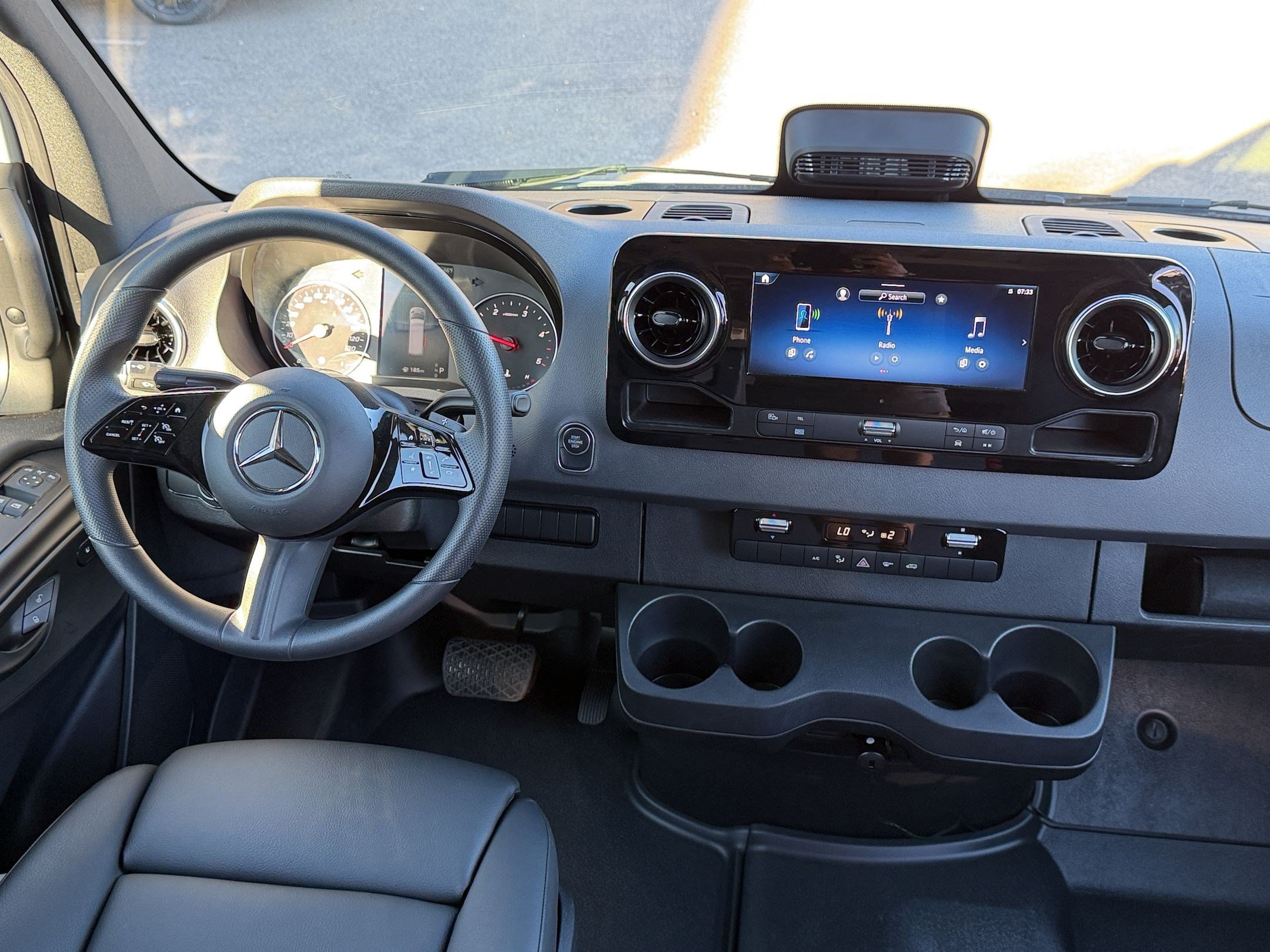 Used 2025 Mercedes-Benz Sprinter 2500 image 28