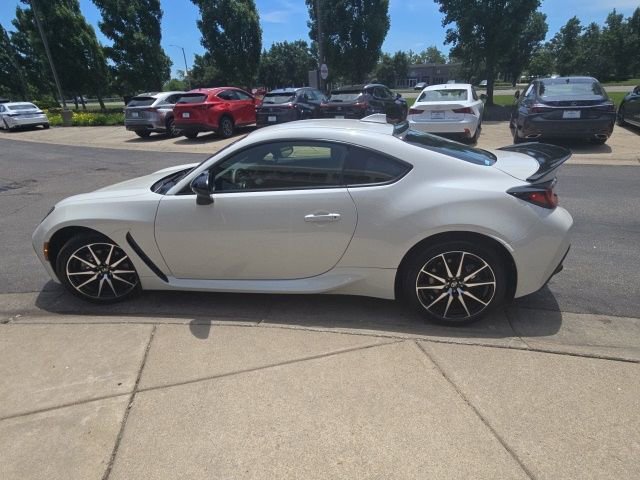 Used 2024 Toyota GR86 RWD image 7