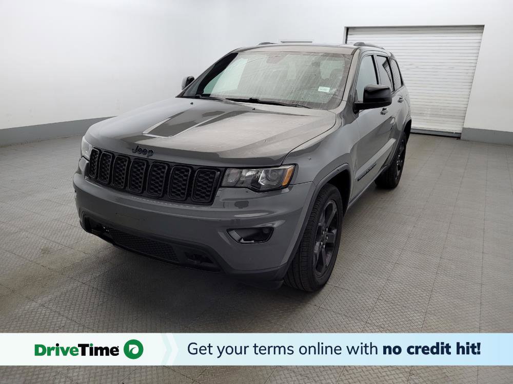 Used 2019 Jeep Grand Cherokee Laredo image 1