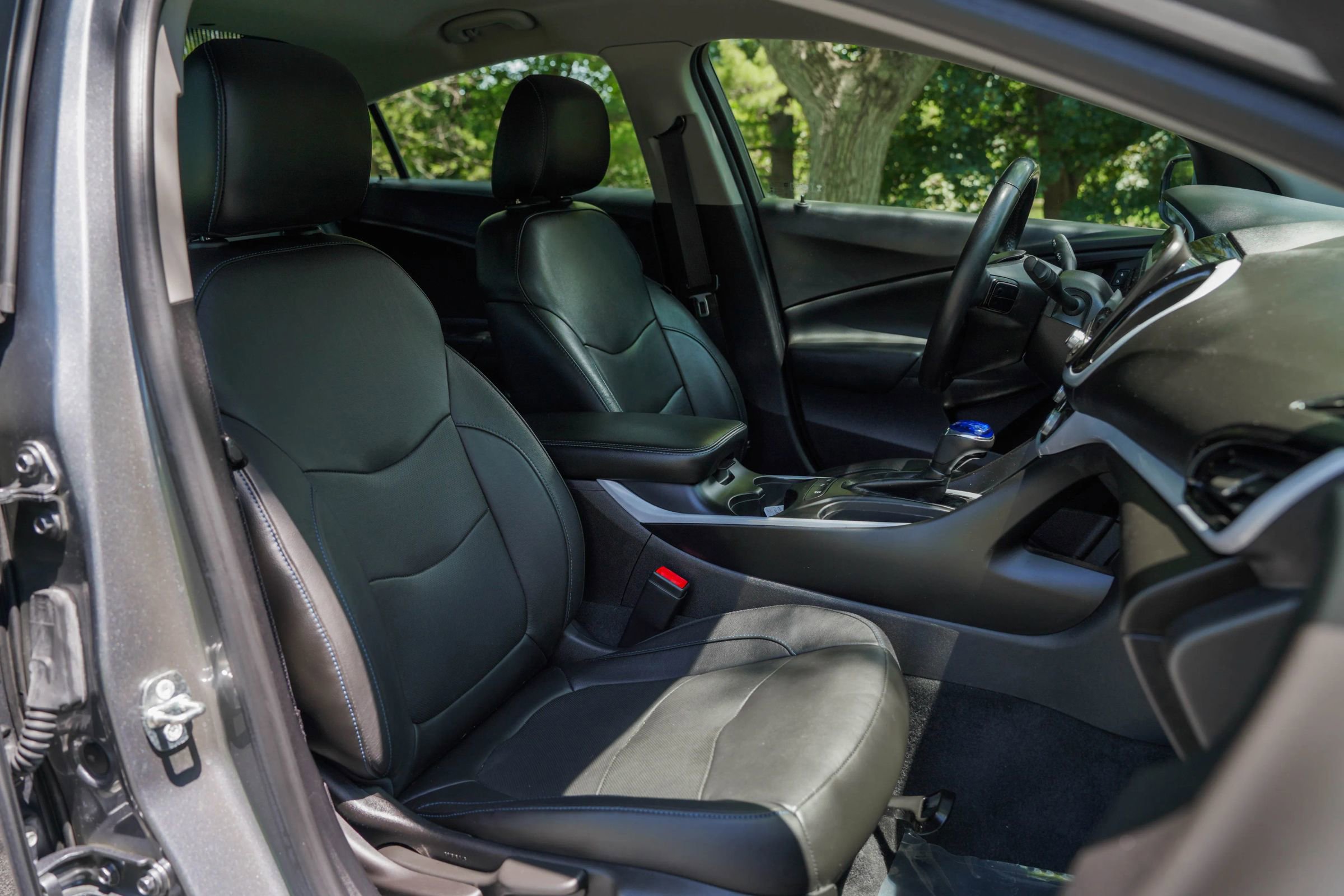 Used 2018 Chevrolet Volt LT w/ LT Driver Confidence Package FWD image 24