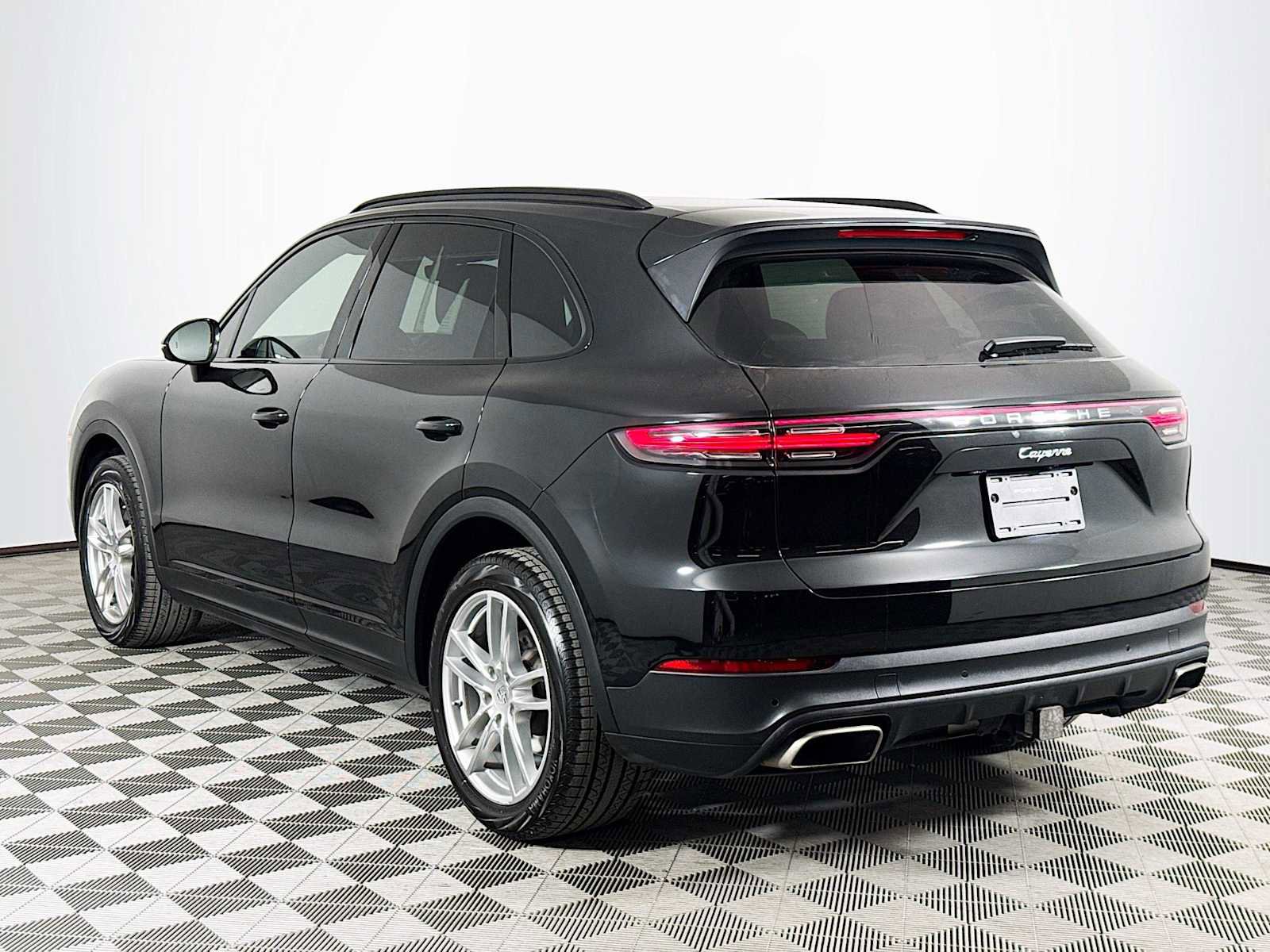 Used 2022 Porsche Cayenne image 7