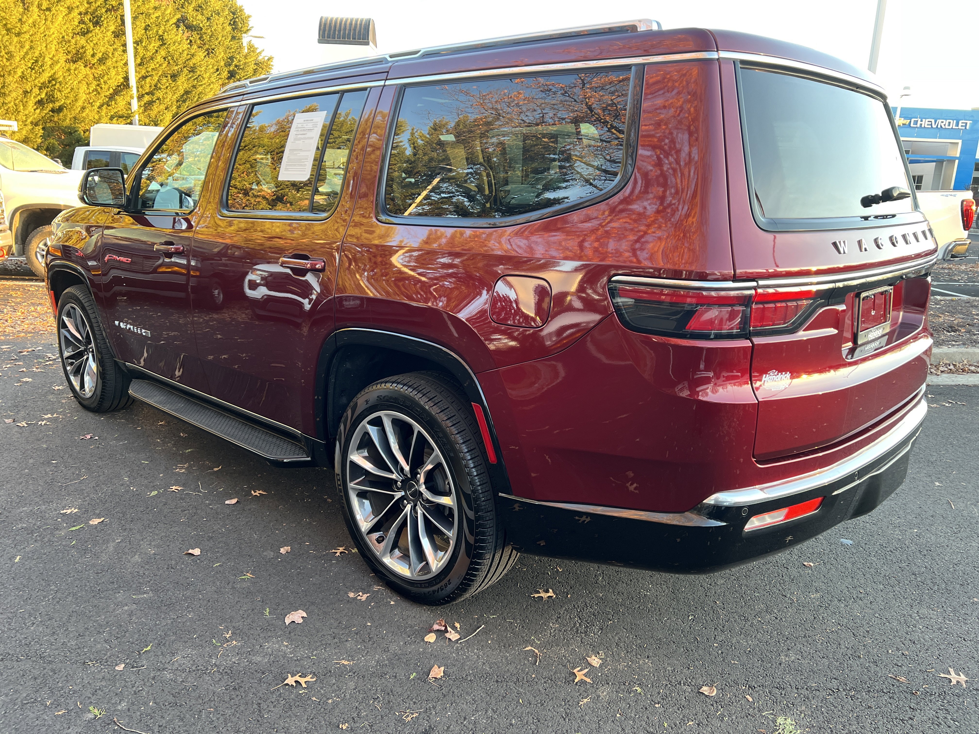 Used 2024 Jeep Wagoneer Series II w/ Premium Group I image 9