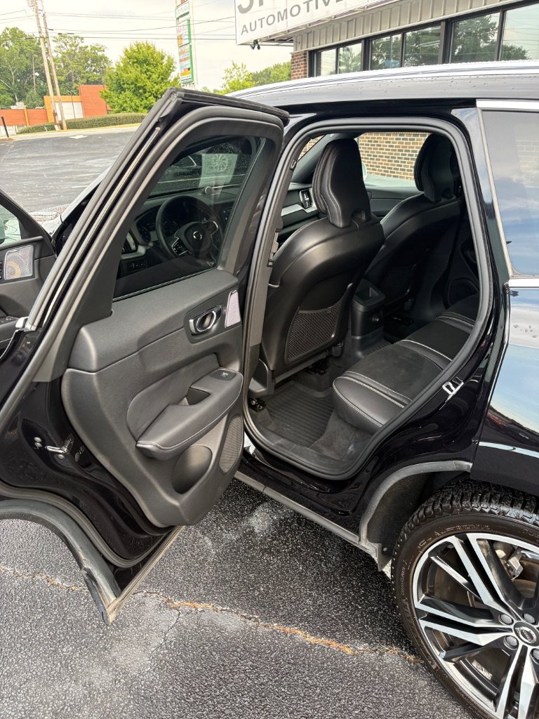 Used 2019 Volvo XC60 T8 R-Design w/ Protection Package Premier AWD/4WD image 21