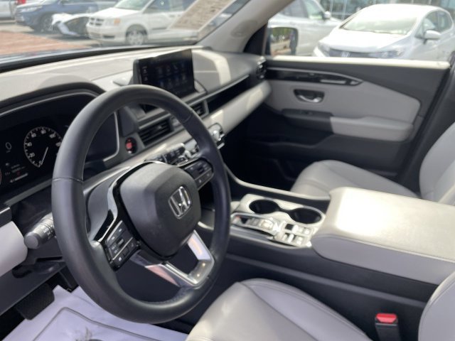 Used 2023 Honda Pilot Touring image 14