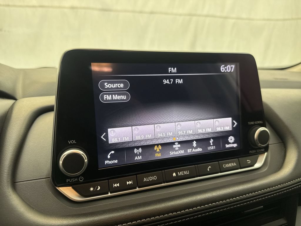 Used 2024 Nissan Rogue S FWD image 17