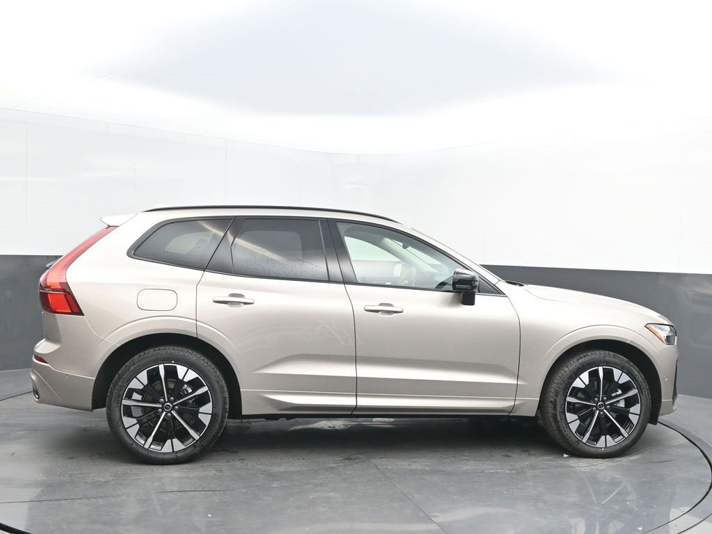 New 2026 Volvo XC60 B5 Ultra w/ Protection Package Premier image 8