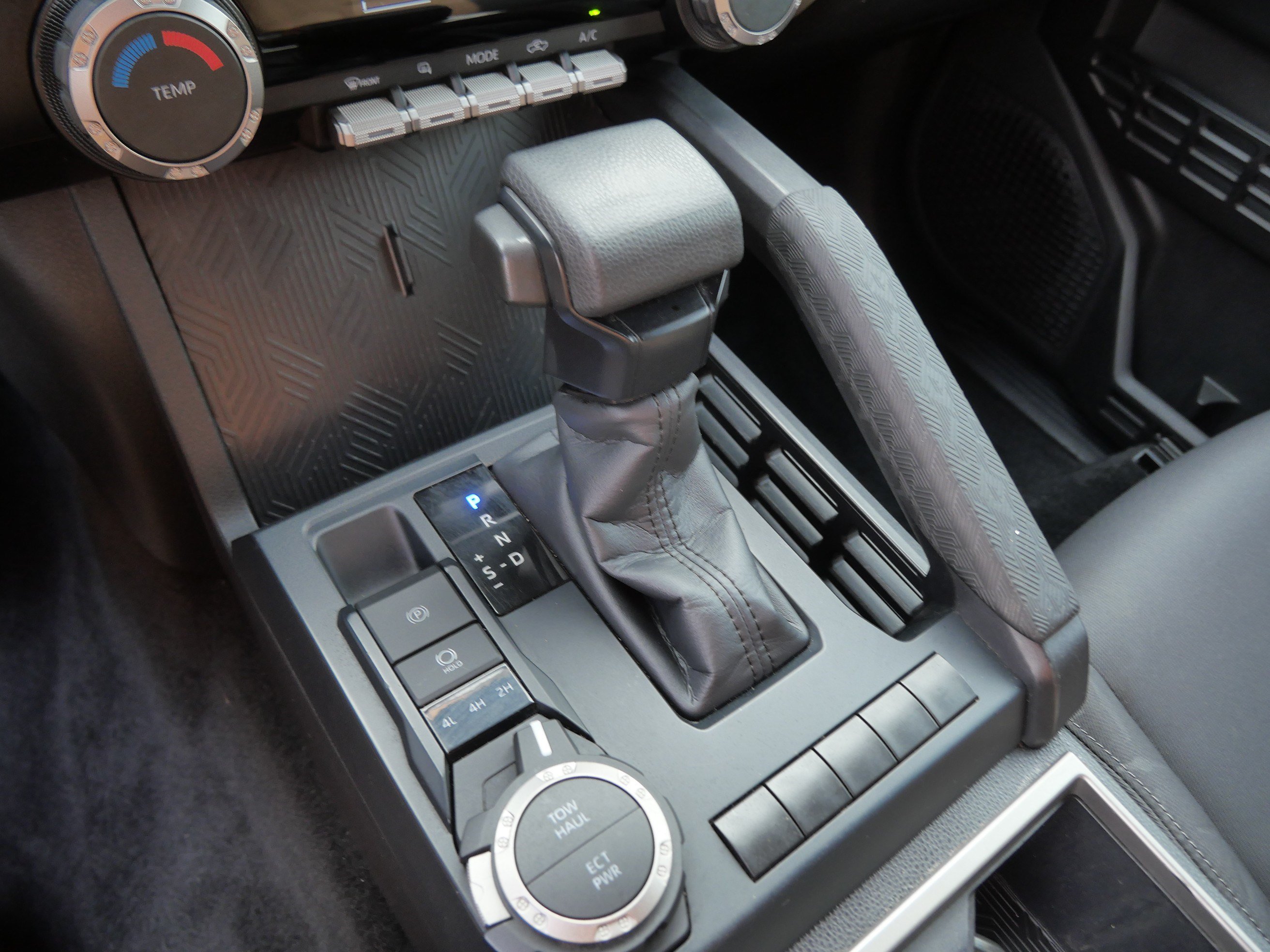 Certified 2024 Toyota Tacoma SR5 AWD/4WD image 25