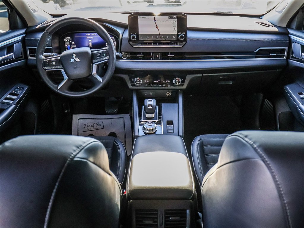 Used 2023 Mitsubishi Outlander SE image 26