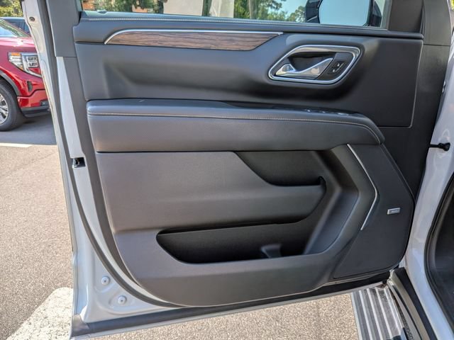 Used 2023 Chevrolet Tahoe Premier AWD/4WD image 14