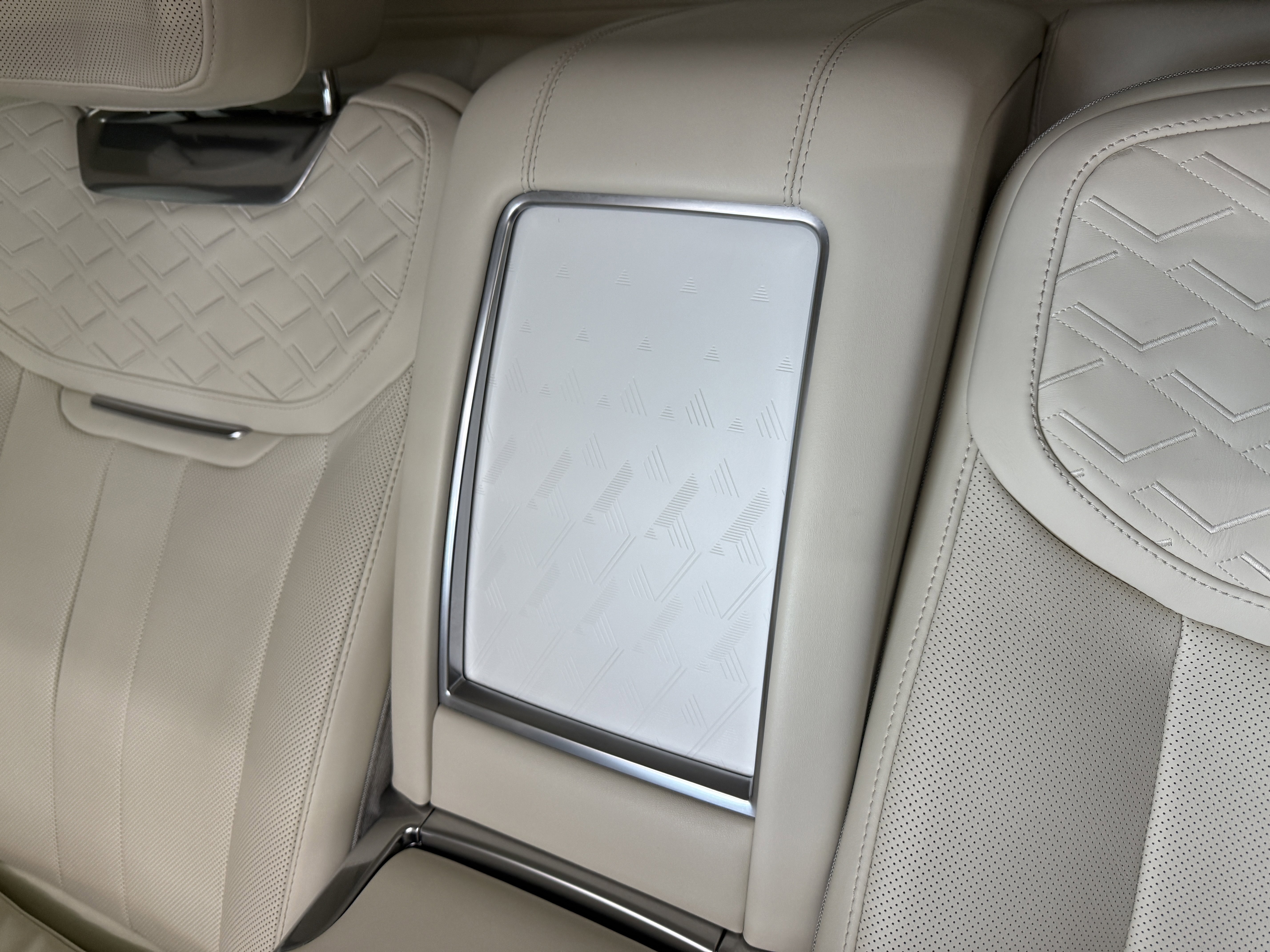 Used 2023 Land Rover Range Rover SV image 39