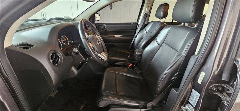 Used 2016 Jeep Compass High Altitude image 15