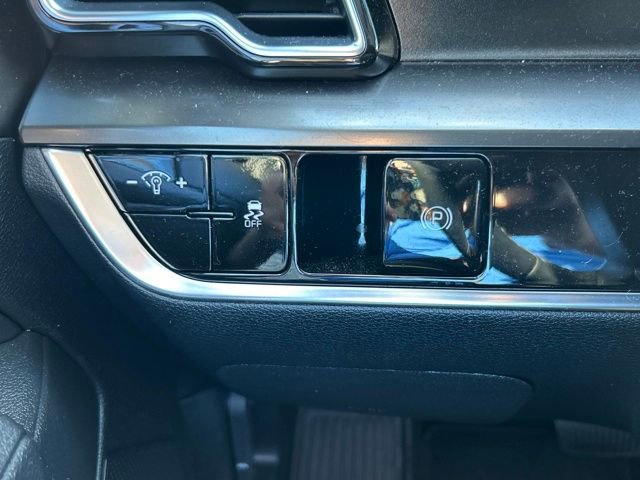 Used 2025 Kia Sportage EX image 19