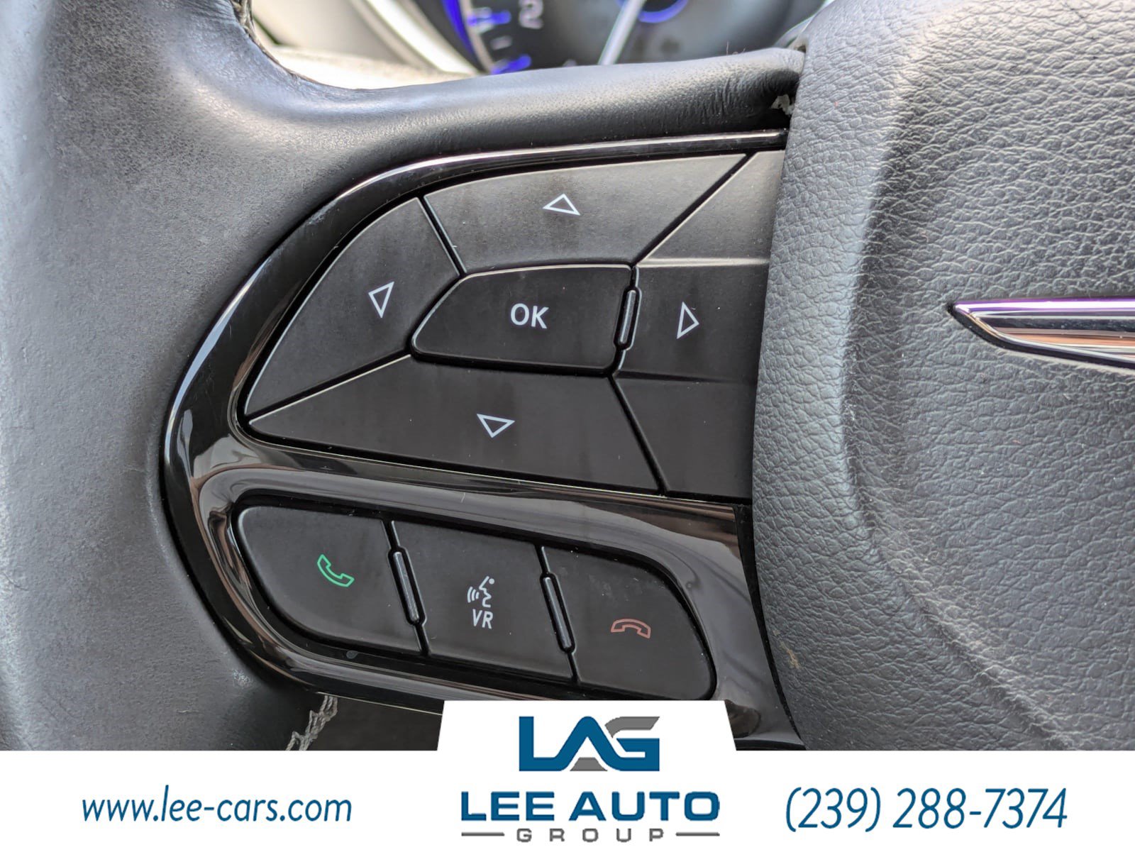 Used 2018 Chrysler Pacifica Touring-L w/ Premium Audio Group FWD image 19