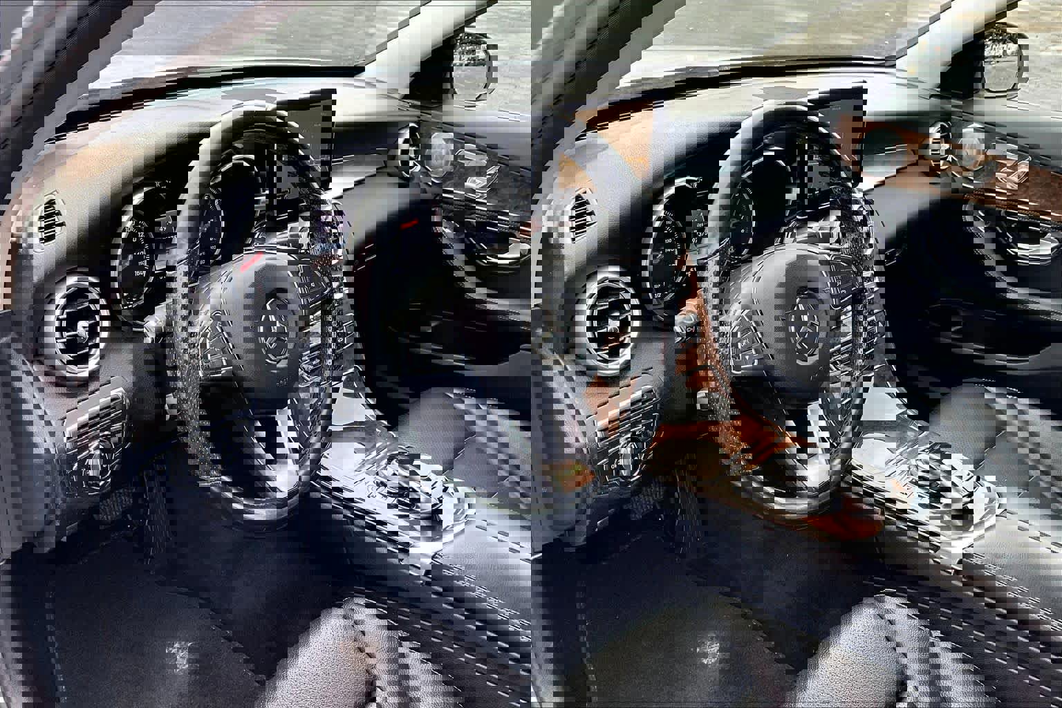 Used 2015 Mercedes-Benz C 300 4MATIC Sedan image 17