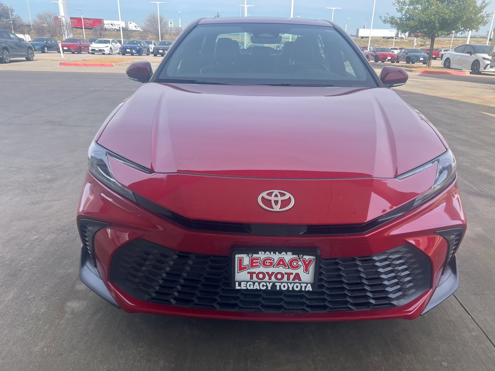 Used 2025 Toyota Camry SE image 8