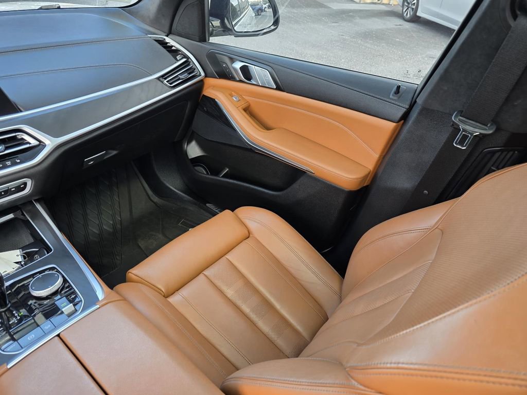 Used 2022 BMW X7 xDrive40i w/ M Sport Package image 29