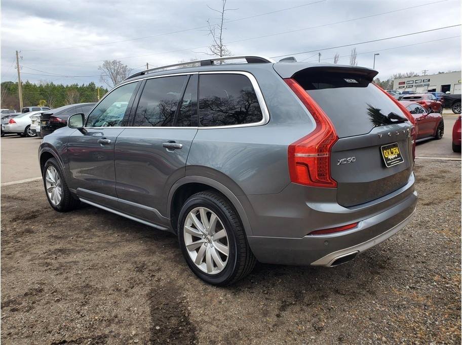 Used 2018 Volvo XC90 T6 Momentum w/ Momentum Plus Package AWD/4WD image 7
