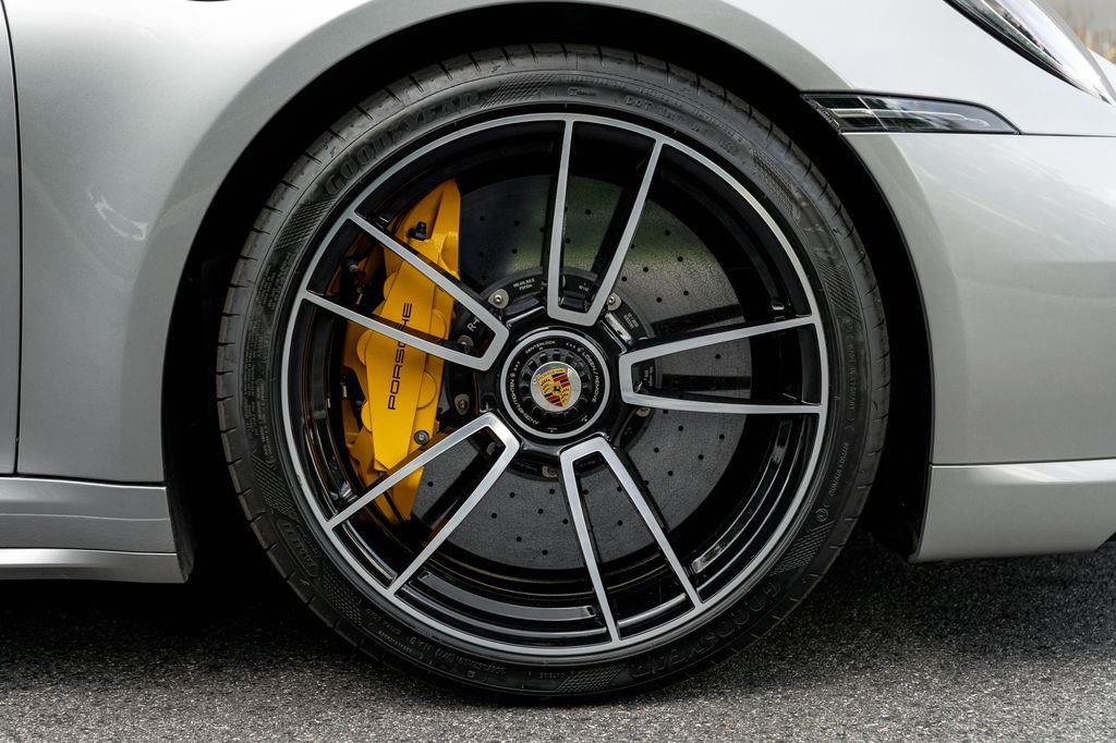 Used 2021 Porsche 911 Turbo image 10
