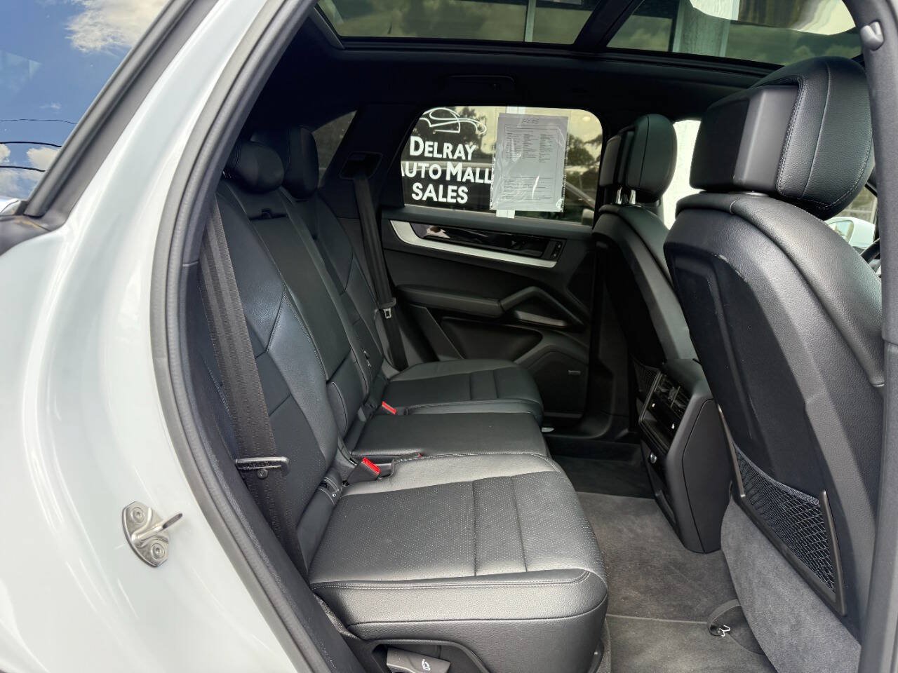 Used 2024 Porsche Cayenne AWD/4WD image 15