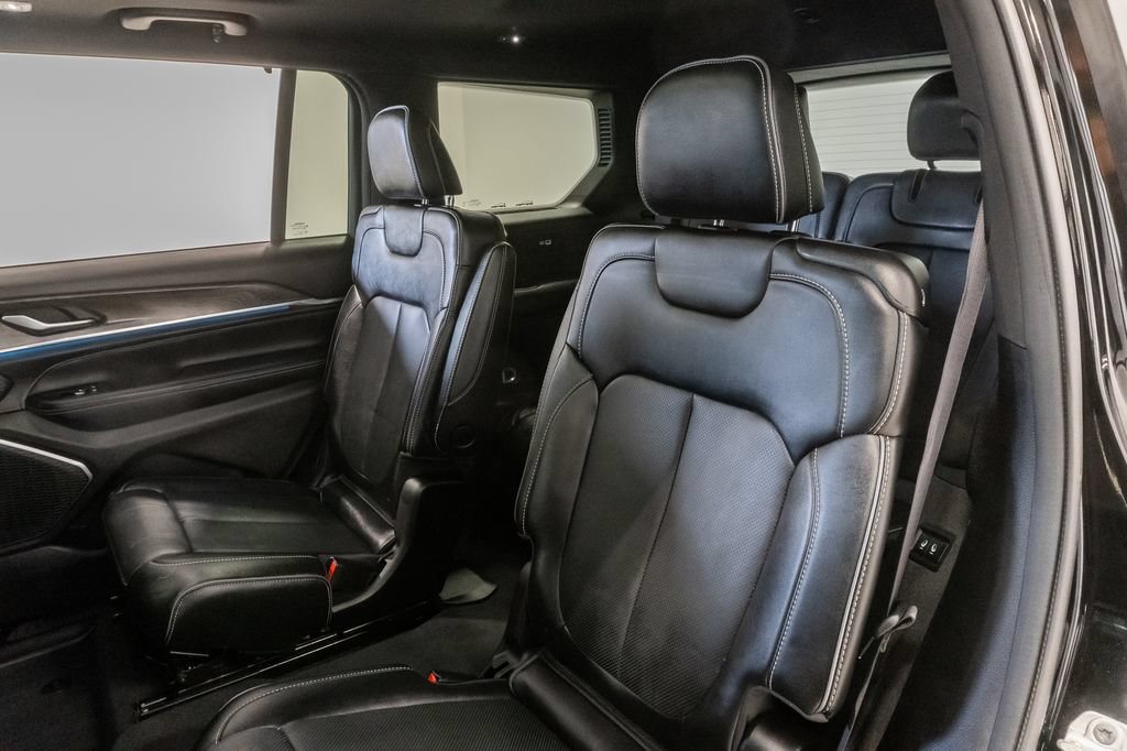Used 2023 Jeep Grand Cherokee L Overland AWD/4WD image 29