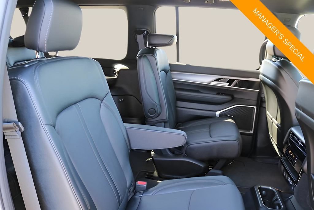 New 2026 Jeep Grand Wagoneer L Limited AWD/4WD image 18