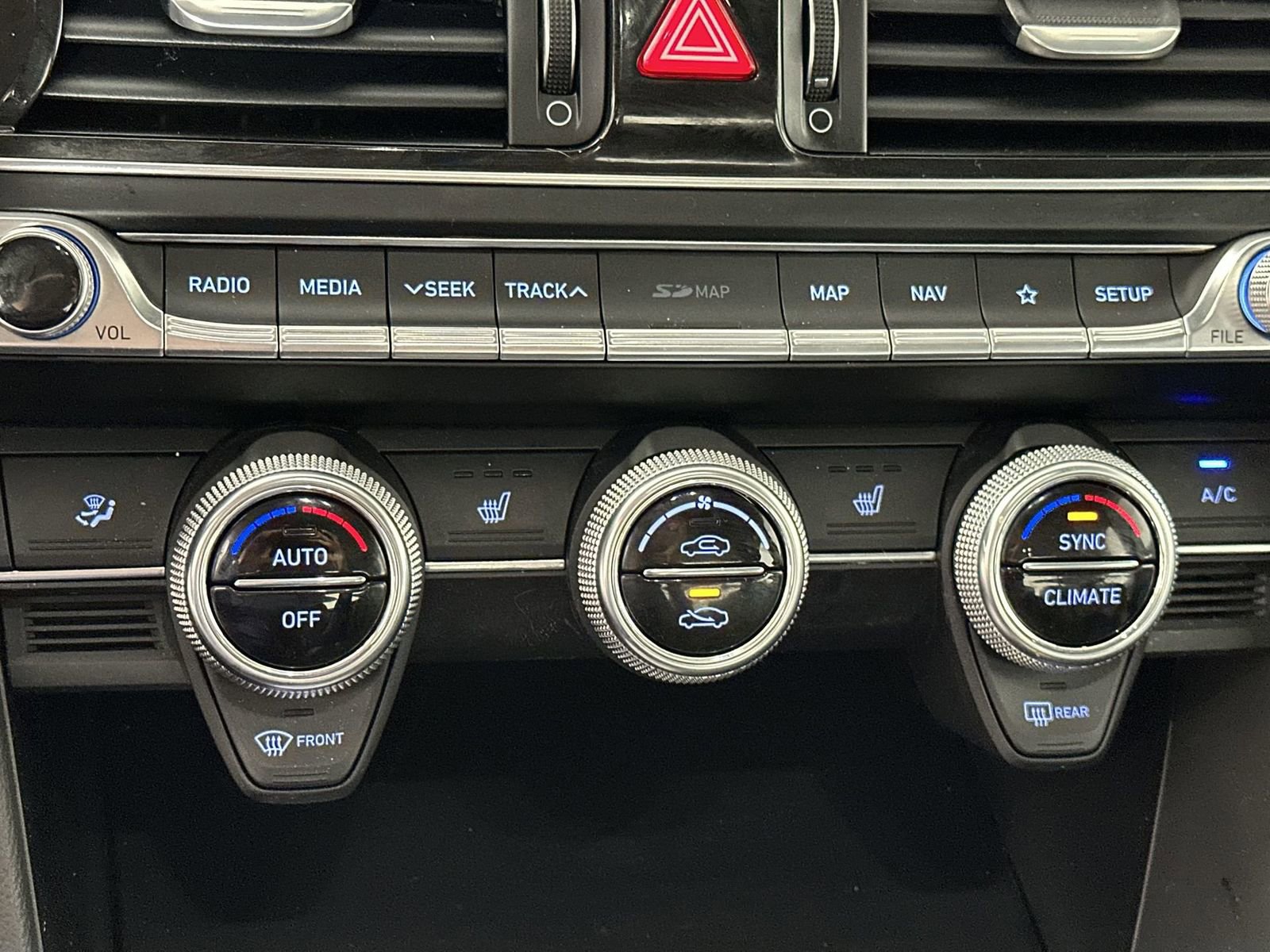 Used 2020 Genesis G70 3.3T image 19