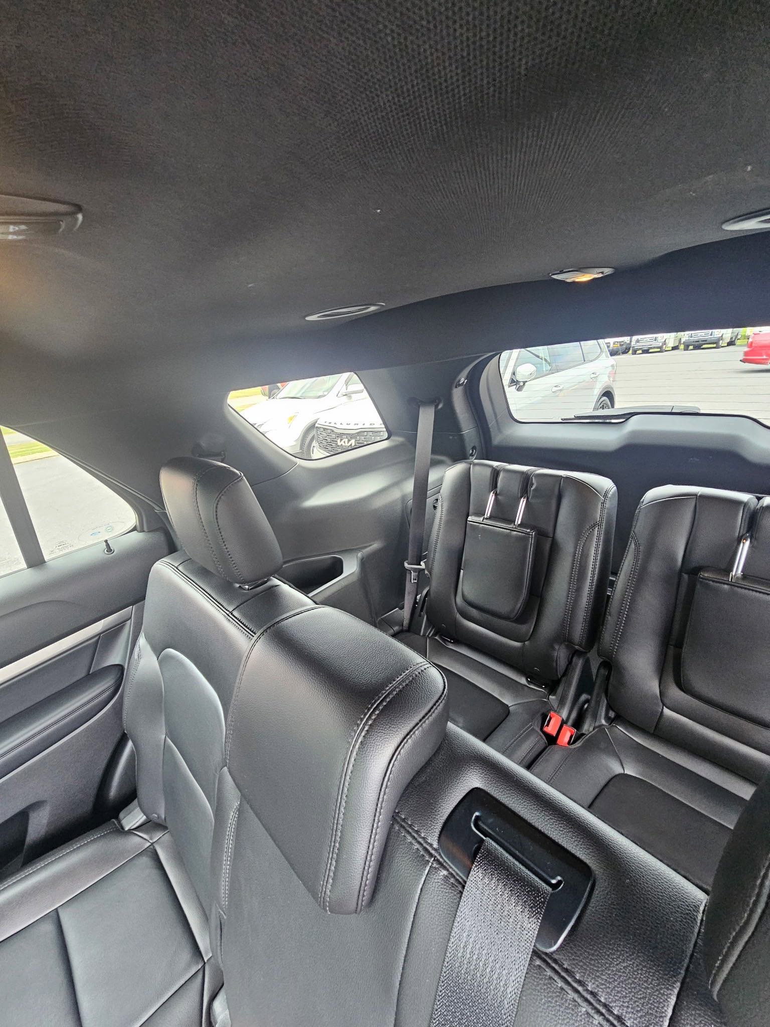 Used 2018 Ford Explorer XLT w/ Equipment Group 202A image 14