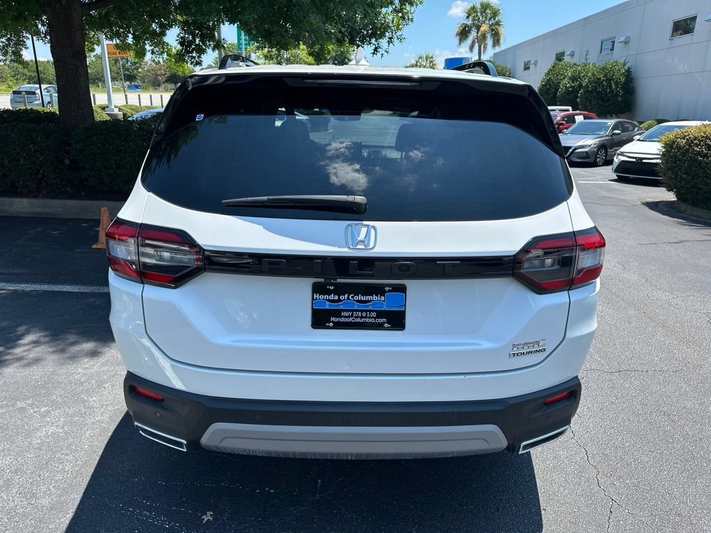 Certified 2025 Honda Pilot Touring image 4