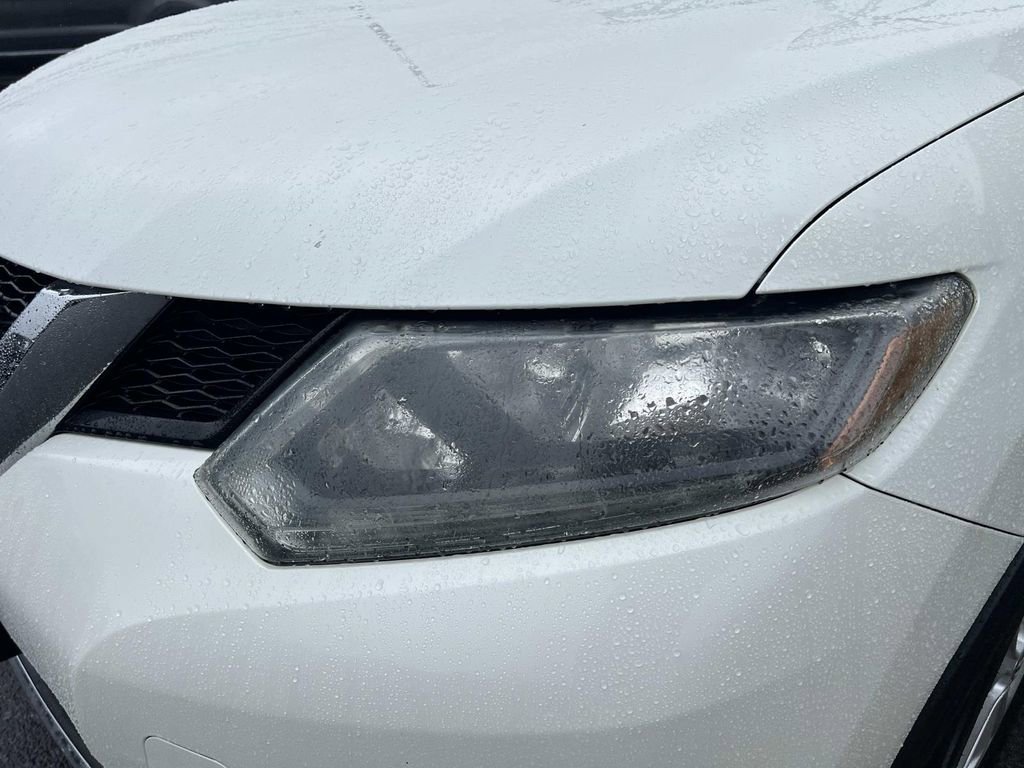 Used 2016 Nissan Rogue SV w/ SV Premium Package AWD/4WD image 3