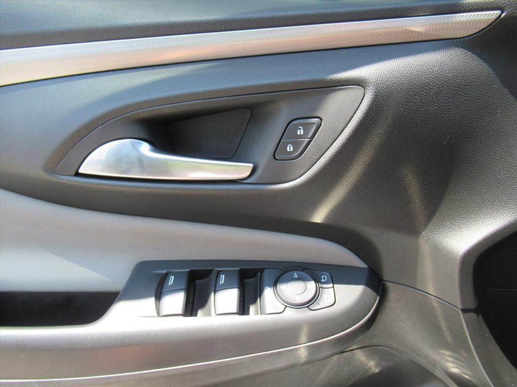 Certified 2024 Buick Envista Avenir FWD image 19