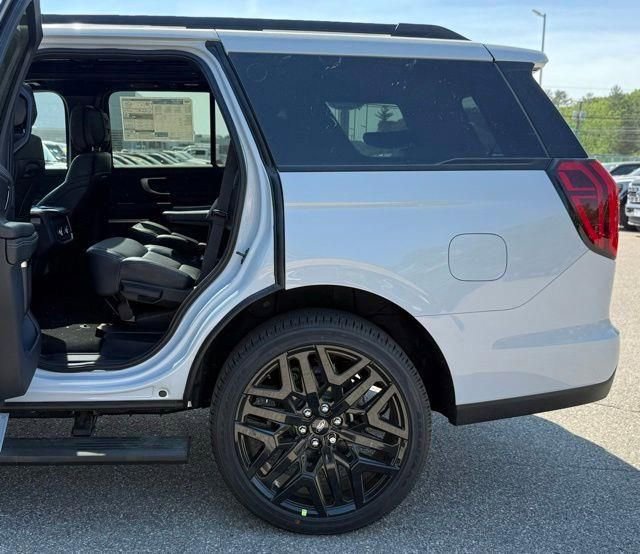 New 2026 Ford Expedition Platinum w/ Stealth Performance Package AWD/4WD image 37