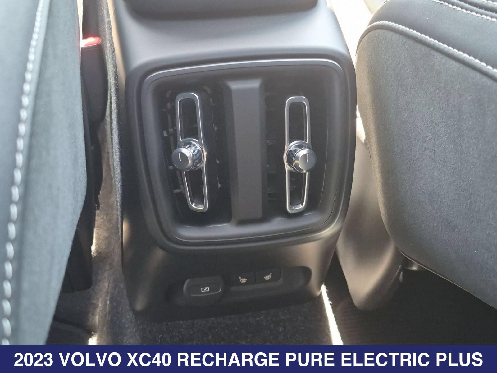 Used 2023 Volvo XC40 Recharge Plus AWD/4WD image 18