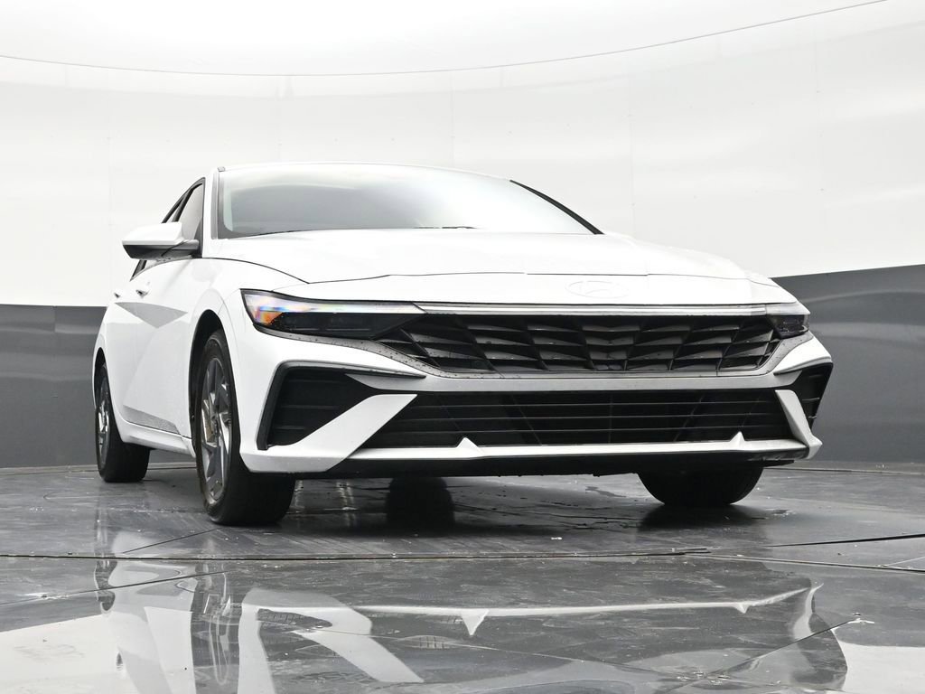 Used 2024 Hyundai Elantra SEL FWD image 27